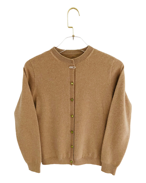 August Birthstone Cashmere Cardigan - Sandstorm/Peridot
